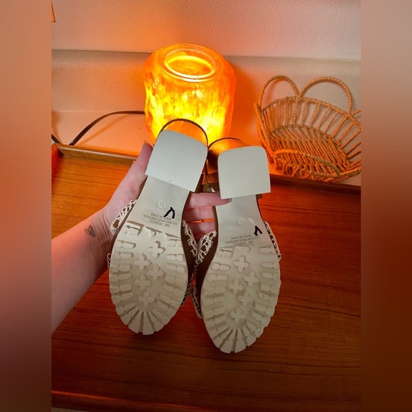 Cato comfort size 8 sandal - Picture 7 of 7